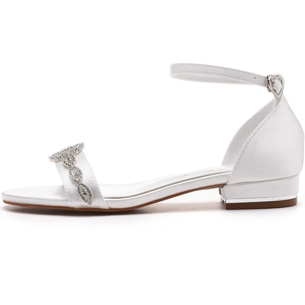 Sexig Vita Rhinestone Platt Brudskor 2023 Ankelband Peep Toe Bröllop Sandaler
