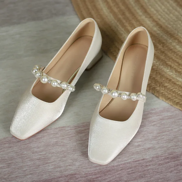 Chic / Beautiful Beige Prom Pearl Pumps 2023 Satin 3 cm Low Heel Thick Heels Square Toe Pumps High Heels