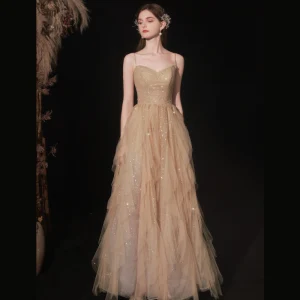 Charmant Doré Volants En Cascade Robe De Bal 2022 Princesse Bretelles Spaghetti Sans Manches Dos Nu Perlage Paillettes Longue Robe De Ceremonie