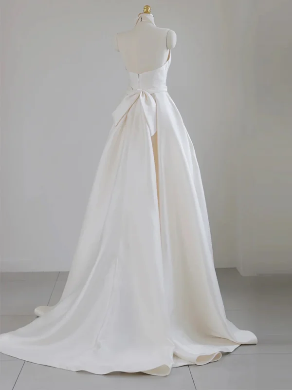 Fashion White Satin Evening Dresses 2023 A-Line / Princess Halter Sleeveless Backless Bow Sash Sweep Train Evening Party Formal Dresses