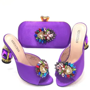 Snygga Fina Rhinestone Satin Purple Bal Sandaler Dam Kuvertväska 2023 9 Cm Peep Toe Kristall Tjocka Klackar Sandaler Högklackade Kuvertväska