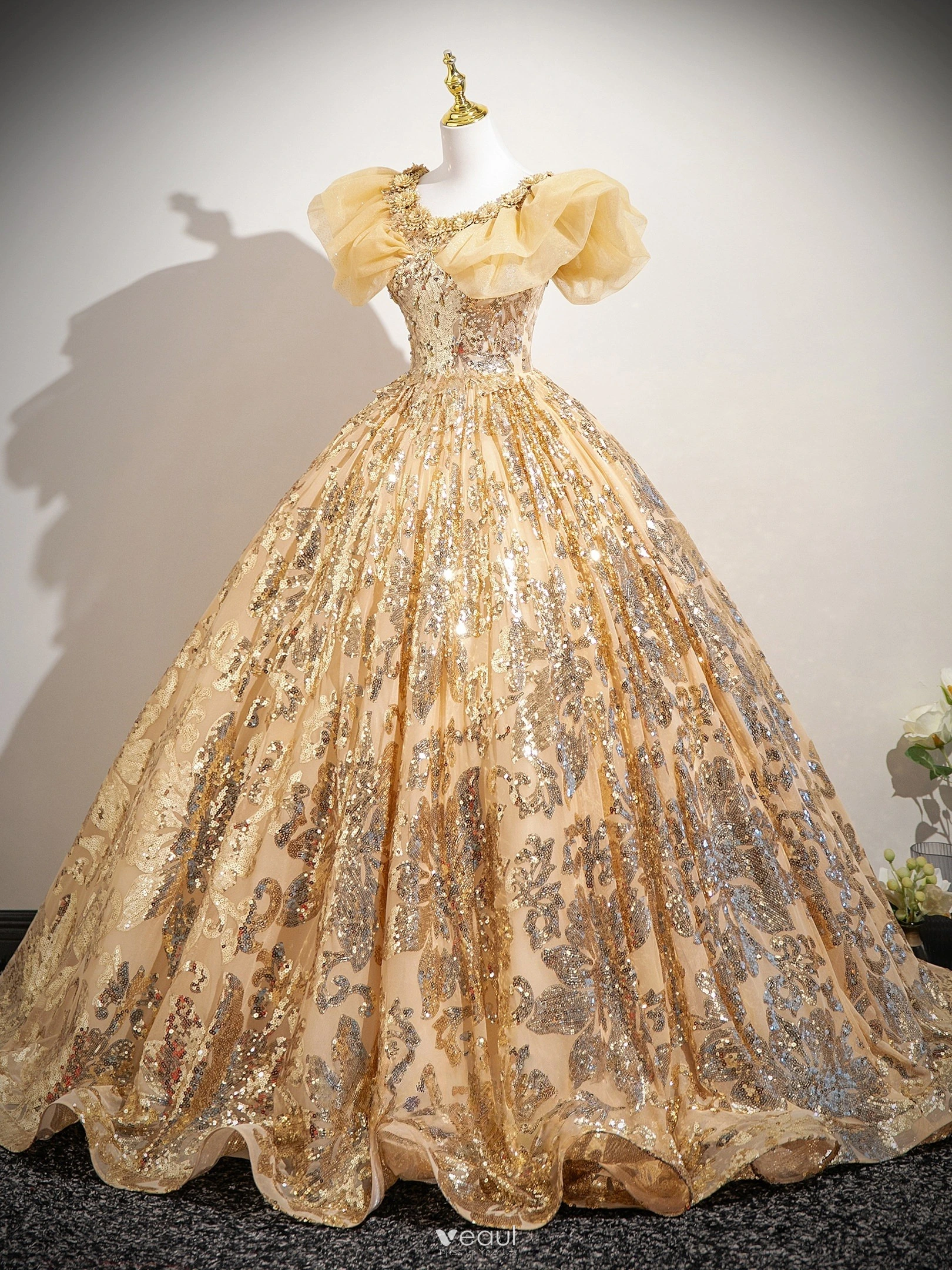 Sparkly Gold Beading Sequins Lace Flower Prom Dresses 2026 Ball Gown Scoop Neck Short