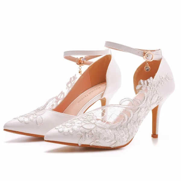Elegant White Lace Flower Wedding Shoes 2023 Wedding Ankle Strap 8 cm Stiletto Heels Pointed Toe Wedding Shoes High Heels