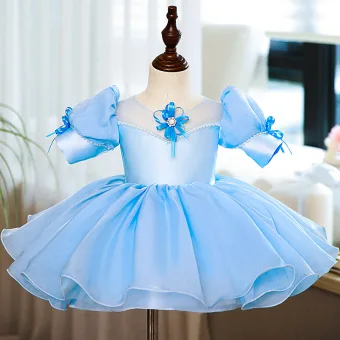 Mode Bleu Ciel Anniversaire Courte Robe Ceremonie Fille 2022 Robe Boule Encolure Dégagée Gonflée Manches Courtes Perle Noeud Robe Ceremonie Fille