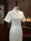 Chinesischer Stil Weiß Stickerei Wadenlang Cheongsam 2026 Meerjungfrau Stehkragen Kurze Ärmel