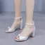 Élégant Blanche Perle Chaussure De Mariée 2024 Bride Cheville 7 cm Talons Épais Peep Toes / Bout Ouvert Mariage Sandales Talons Hauts