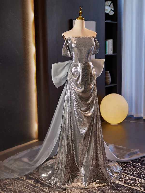 Glitzernden Mode Silber Pailletten Ballkleider 2024 A Linie Bandeau Ärmellos Rückenfreies Schleife Sweep / Pinsel Zug Ball Festliche Kleider