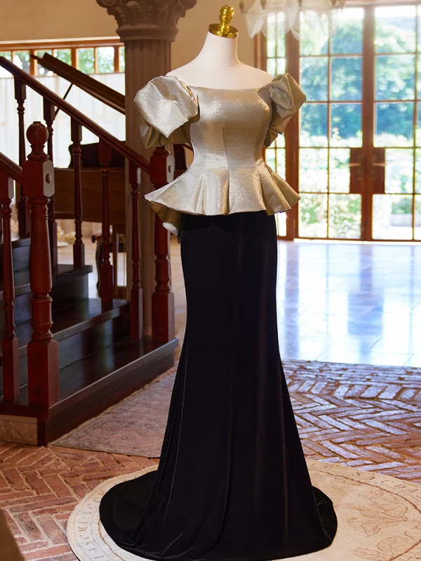 Elegant Black Two Tone Prom Dresses 2024 Trumpet / Mermaid Off-The-Shoulder Short Sleeve Backless Sweep Train Prom Formal Dresses