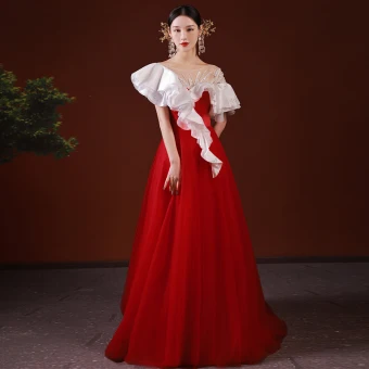 Haut De Gamme Style Chinois Rouge Robe De Bal 2022 Princesse Encolure Dégagée Perlage Perle Faux Diamant Manches Courtes Dos Nu Train De Balayage Robe De Ceremonie