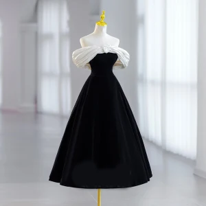 Elegantes Negro Terciopelo De Fiesta Vestidos De Graduación 2023 A Line Princess Fuera Del Hombro Perla Apliques Manga Corta Sin Espalda Té De Longitud Vestidos Formales