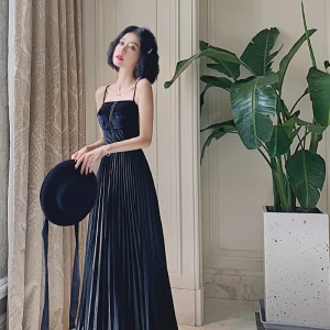 Chic Beautiful Black Suede Prom Dresses 2022 A Line Princess Spaghetti Straps Sleeveless Backless Floor Length Long Prom Formal Dresses