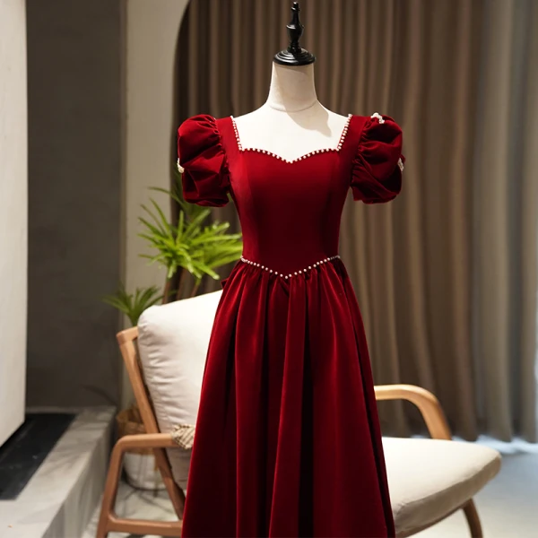 Elegant Burgundy Pearl Prom Dresses 2022 A-Line / Princess Square Neckline Short Sleeve Backless Bow Floor-Length / Long Prom Formal Dresses
