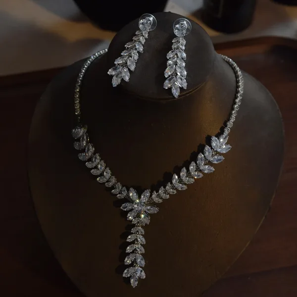 Bling Bling Białe Rhinestone Cyrkon Kolczyki Tiara Naszyjnik Ozdoby Do Włosów Ślubne Akcesoria Ślub 2025