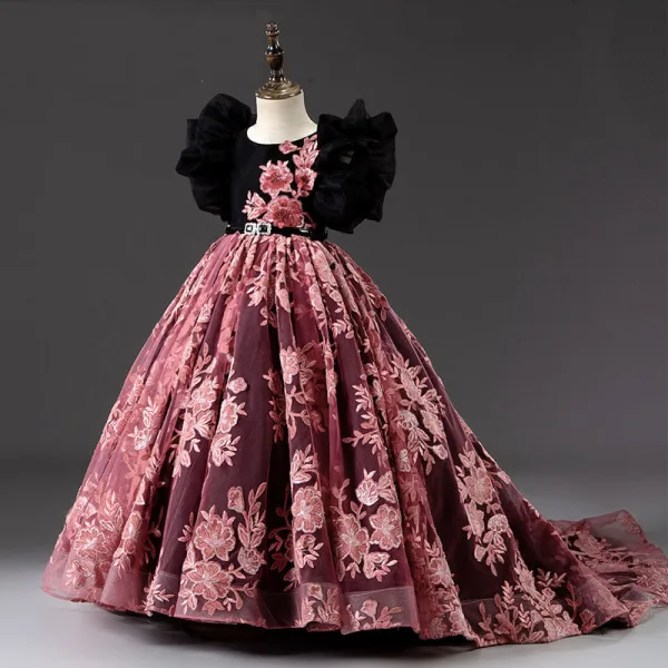 Vintage / Originale Bordeaux Paillettes En Dentelle Fleur Promo Robe Ceremonie Fille 2022 Robe Boule Encolure Dégagée Gonflée Manches Courtes Noeud Ceinture Tribunal Train Robe Ceremonie Fille