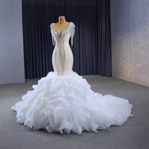 Luxe Blanche Perlage Gland Faux Diamant Paillettes Volants en Cascade Robe De Mariée 2023 Trompette / Sirène Encolure Carrée Sans Manches Dos Nu Chapel Train Mariage