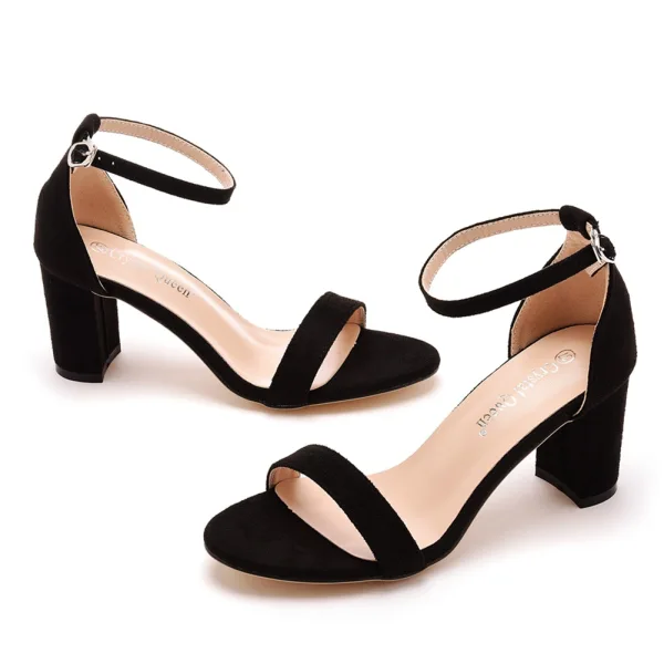 Enkla Röd Gatukläder Casual Mocka Sandaler Dam 2023 Ankelband 7 cm Tjocka Klackar Peep Toe Sandaler Högklackade