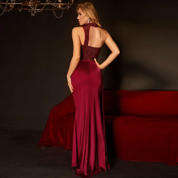 Sexy Burgunderrot Satin Pailletten Abendkleider 2023 Meerjungfrau Neckholder Ärmellos Rückenfreies Gespaltete Front Lange Abend Festliche Kleider