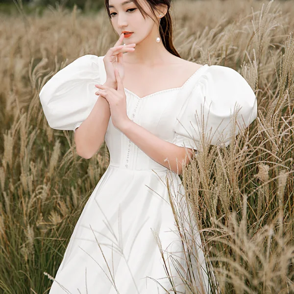 Vintage / Retro White Satin Prom Dresses 2022 A-Line / Princess Square Neckline Puffy Short Sleeve Backless Court Train Prom Formal Dresses