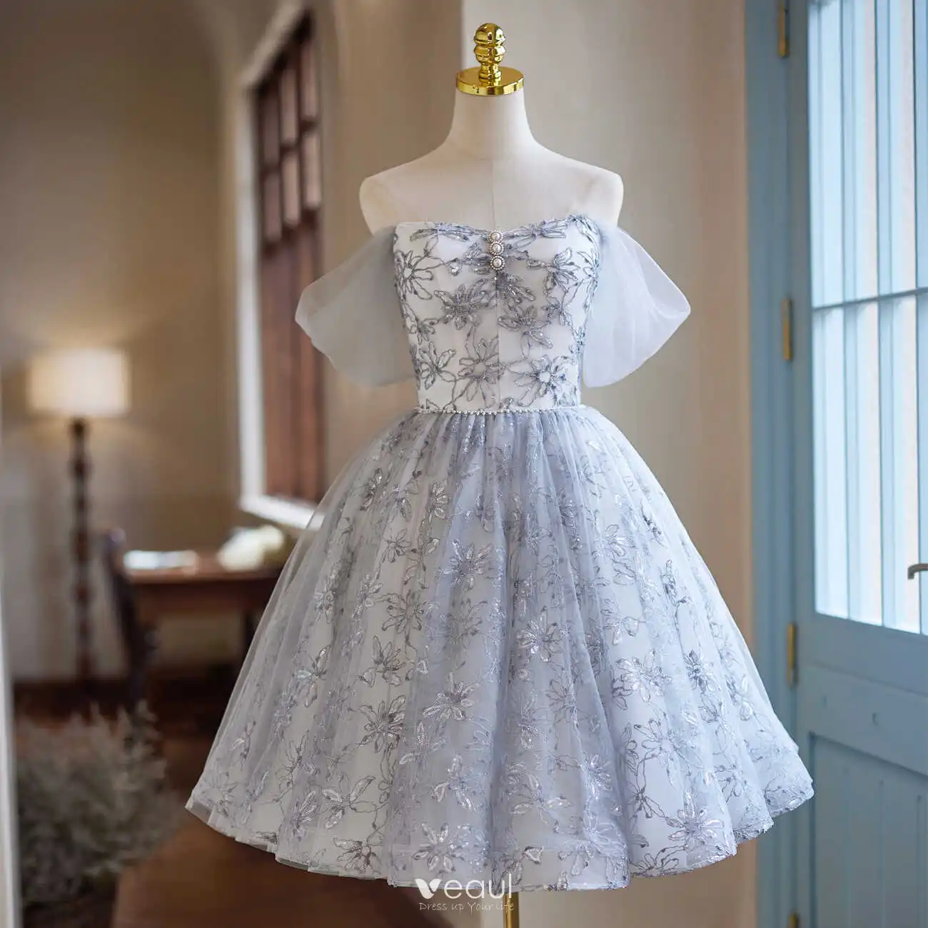 Charming Grey Lace Flower Sequins Homecoming Graduation Dresses 2024 Ball  Gown Off-The-Shoulder Short Sleeve Backless Knee-Length Formal Dresses