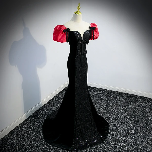 Sexy Noire Paillettes Noeud Robe De Soirée 2022 Trompette / Sirène Encolure Dégagée Gonflée Manches Courtes Dos Nu Train De Balayage Soirée Robe De Ceremonie