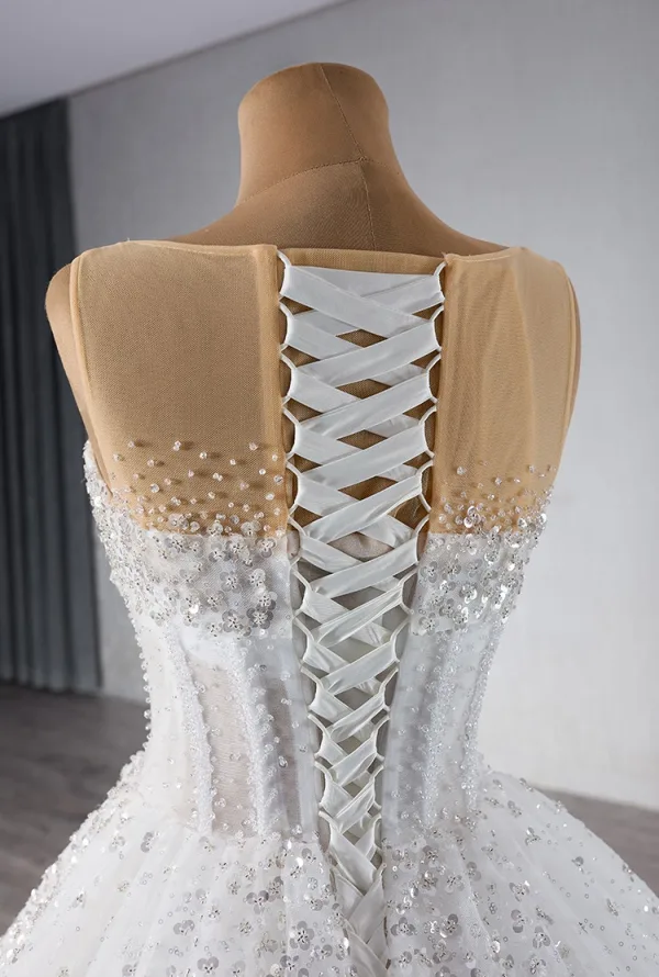 High-end White Handmade  Beading Sequins Wedding Dresses 2024 Ball Gown Scoop Neck Sleeveless Court Train Wedding
