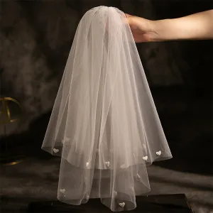 Modest Simple White Heart Shaped Tulle Wedding Veils 2025
