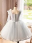 Schlicht Grau Perle Kurze Hochzeit Blumenmädchenkleider 2023 Ballkleid Rundhalsausschnitt Ärmellos Rückenfreies