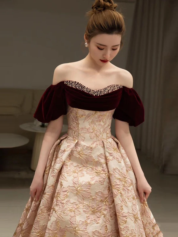 Elegant Burgundy Printing Pearl Prom Dresses 2023 A-Line / Princess Off-The-Shoulder Short Sleeve Backless Floor-Length / Long Prom Formal Dresses