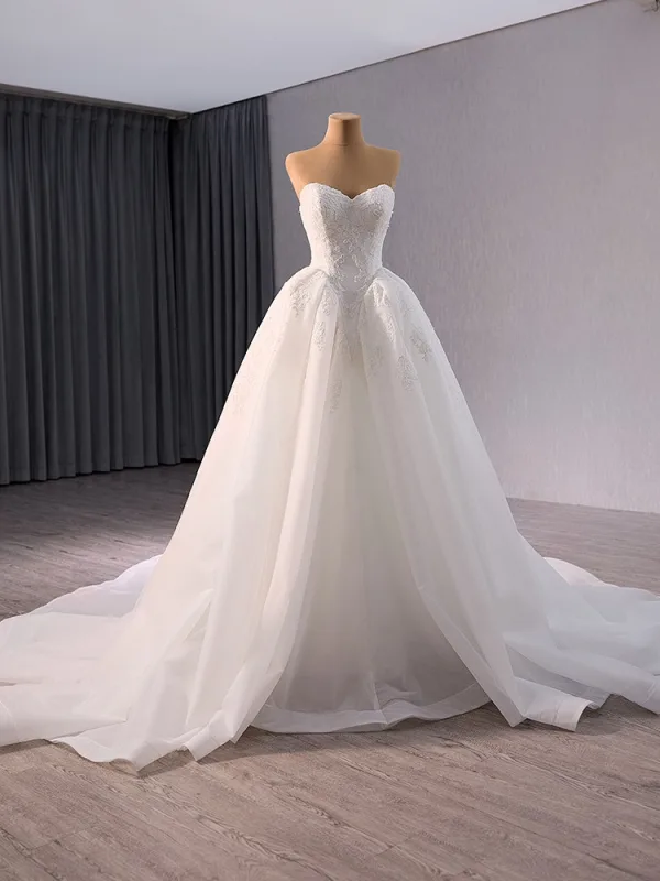 High-end White Lace Flower Wedding Dresses 2024 Ball Gown Strapless Sleeveless Backless Court Train Wedding