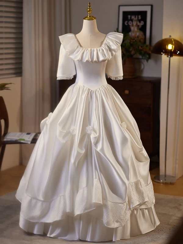 Vintage Ivory / Creme Perle Satin Brautkleider / Hochzeitskleider 2024 Ballkleid Eckiger Ausschnitt Geschwollenes Kurze Ärmel Rückenfreies Lange Hochzeit