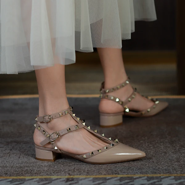 Fashion Beige Evening Party Leather Womens Shoes 2022 T-Strap Rivet 4 cm Thick Heels Low Heel Pointed Toe Womens Shoes High Heels