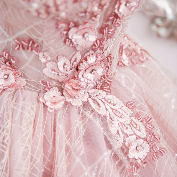 Elegante Blozen Roze Parel Kant Bloem Galajurken 2022 Baljurk Ronde Hals Korte Mouwen Ruglooze Lange Gala Gelegenheid Jurken