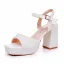 Élégant Blanche Perle Chaussure De Mariée 2025 9 cm Talons Épais Peep Toes / Bout Ouvert Mariage Sandales Talons Hauts