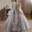 Médiévale Gris Perlage Perle Paillettes En Dentelle Fleur Volants en Cascade Anniversaire Robe Ceremonie Fille 2024 Robe Boule Col Haut Manches Longues Dos Nu Longue