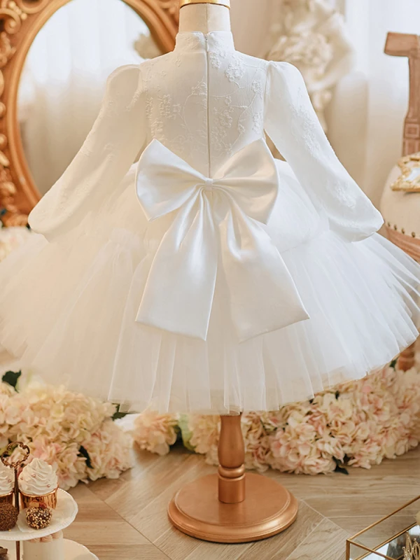 Style Chinois Blanche Courte Perle Anniversaire Robe Ceremonie Fille 2023 Robe Boule Col Haut Noeud Manches Courtes