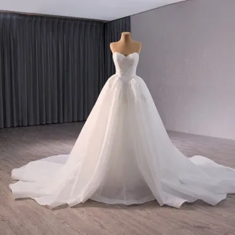 High End White Lace Flower Wedding Dresses 2024 Ball Gown Strapless Sleeveless Backless Court Train Wedding