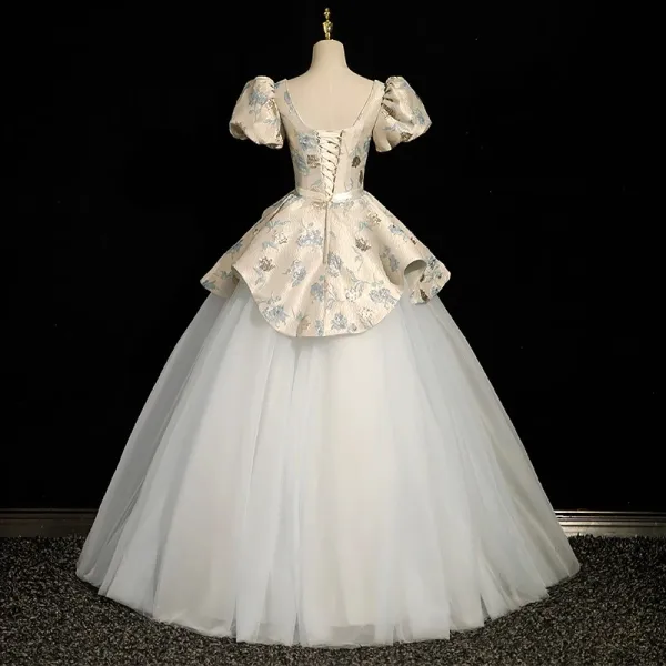 Charmant Bleu Ciel Impression Robe De Bal 2023 Robe Boule Encolure Carrée Gonflée Manches Courtes Noeud Ceinture Dos Nu Longue Promo Robe De Ceremonie