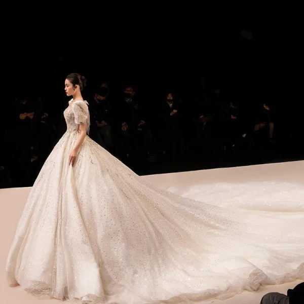 Luxury / Gorgeous Charming Beading Rhinestone Sequins White Wedding Dresses 2023 Ball Gown Scoop Neck Short Sleeve Backless Bow Royal Train Wedding