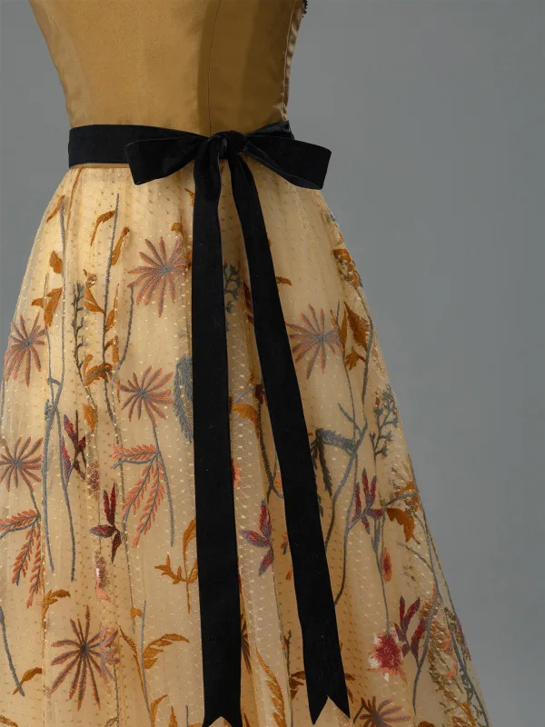 Vintage / Originale Champagne Brodé Noeud Ceinture Robe De Bal 2026 Princesse Bretelles Spaghetti Sans Manches Dos Nu Train De Balayage Robe De Ceremonie