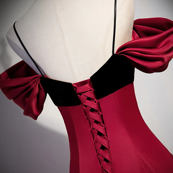 Charming Burgundy Rhinestone Satin Evening Dresses Backless 2023 A-Line / Princess Spaghetti Straps Short Sleeve Floor-Length / Long Evening Party Formal Dresses