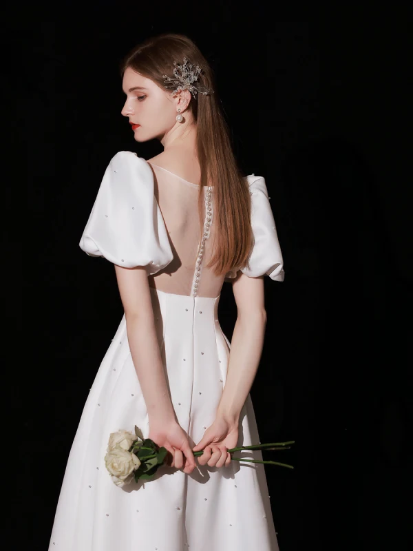 Modest / Simple Ivory Pearl Satin Prom Dresses 2022 A-Line / Princess Square Neckline Puffy Short Sleeve Floor-Length / Long Formal Dresses