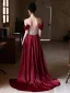 Charmant Burgunderrot Strass Gespaltete Front Abendkleider 2026 Meerjungfrau Off Shoulder Ärmellos Rückenfreies Sweep / Pinsel Zug Festliche Kleider