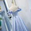 Elegantes Azul Cielo Vestidos de gala 2021 A-Line / Princess Correas Cruzadas Ruffle Color Sólido Satén Fuera Del Hombro Largos Bailando Vestidos Formales