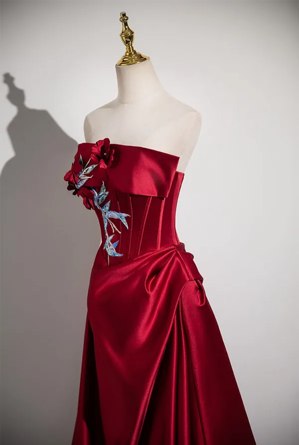 Chinese Style Burgundy Lace Flower Appliques Prom Dresses 2024 A Line  Princess Strapless Sleeveless Backless Sweep Train Satin Prom Formal Dresses