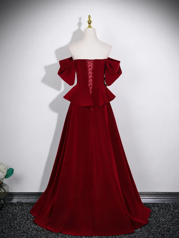 Vintage / Retro Burgundy Flower Velvet Mother Of The Bride Dresses 2026 A-Line / Princess Off-The-Shoulder Short Sleeve Backless Floor-Length / Long