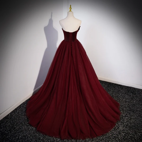 Charming Burgundy Prom Dresses 2023 Ball Gown Strapless Sleeveless Backless Sweep Train Prom Formal Dresses