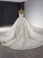 High End Weiß Handgefertigt Perlenstickerei Pailletten Applikationen Brautkleider / Hochzeitskleider 2024 Ballkleid Bandeau Ärmellos Rückenfreies Königliche Schleppe Hochzeit