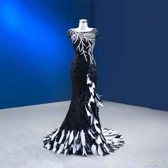 Luxe Noire Fait Main Perlage Paillettes Plumes Robe De Soirée Encolure Dégagée Manches Courtes Train De Balayage Soirée Robe De Ceremonie