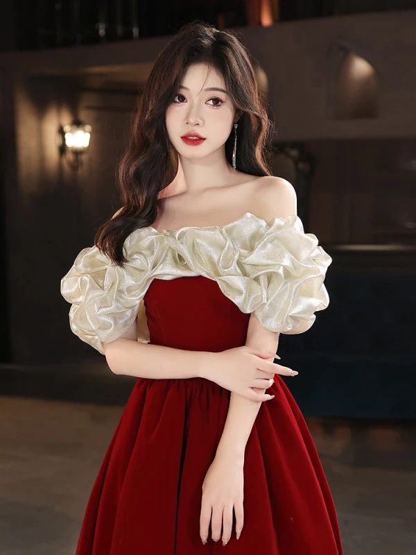 Elegant Burgundy Prom Dresses 2024 A-Line / Princess Ruffle Off-The-Shoulder Short Sleeve Backless Floor-Length / Long Prom Formal Dresses