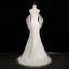 Schlicht Satin Weiß Meerjungfrau Brautkleider / Hochzeitskleider 2024 Bandeau Ärmellos Rückenfreies Sweep / Pinsel Zug Hochzeit